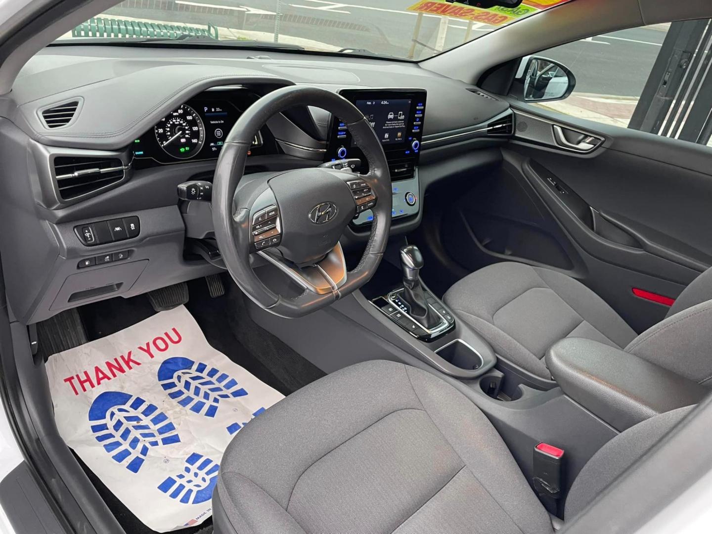 2020 WHITE /GRAY Hyundai Ioniq Plug-In Hybrid SE (KMHC65LD2LU) with an 1.6L L4 DOHC 16V HYBRID engine, 6A transmission, located at 744 E Miner Ave, Stockton, CA, 95202, (209) 944-5770, 37.956863, -121.282082 - Photo#8